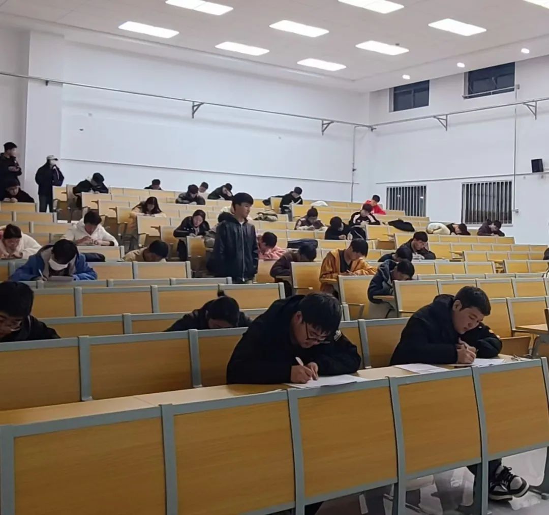 电气工程学院举办四级模拟考试