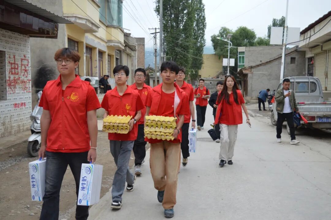 电气工程学院走进岷县茶埠镇沟门村开展慰问孤寡老人暑期社会实践（三）